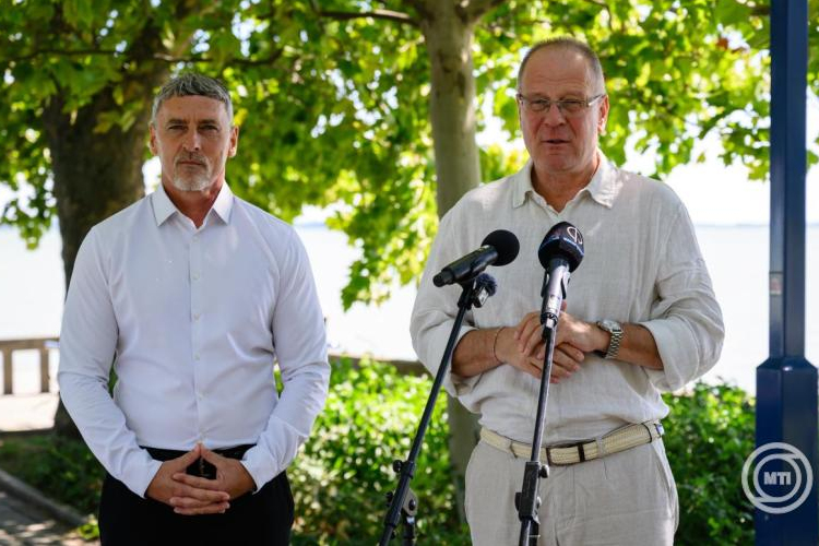 Újraindul a Balaton kotrása