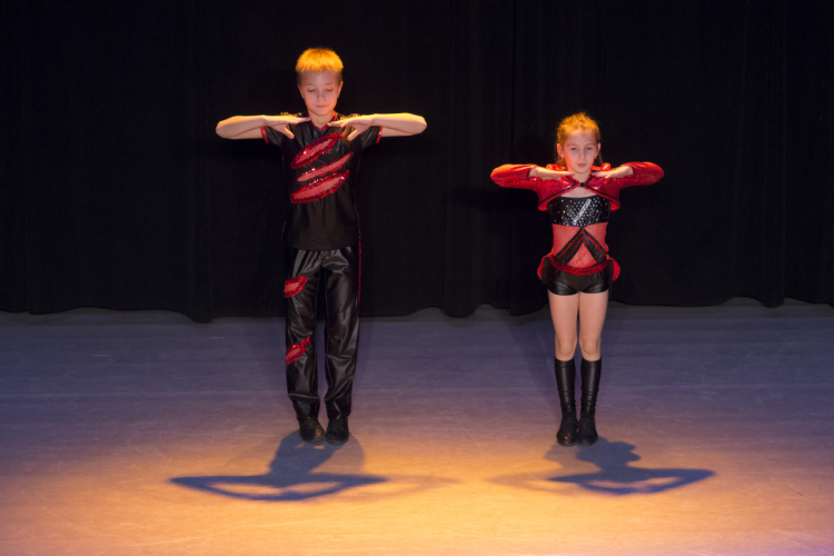 A Galaxy RRc táncos műsora Varga Eszter és Stieber Csaba edzők vezetésével.