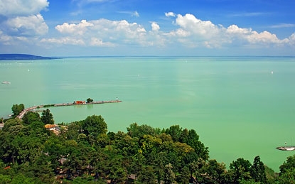 Újra mintákat vettek a Balatonból