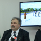 Mosonmagyaróvári sportcsarnok támogatói szerződésének aláírására