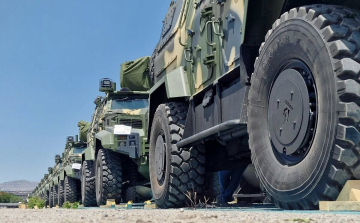 Szalay-Bobrovniczky Kristóf: jönnek a harctér rettegett sárkányai