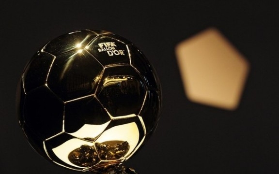 FIFA-gála - Ronaldóé a FIFA-Aranylabda, Ibrahimovicé a Puskás-díj