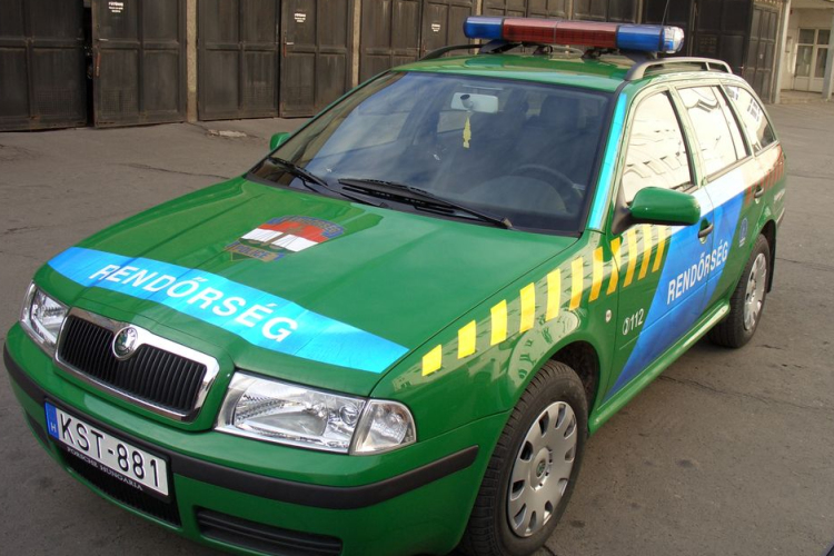 Autóval és vonattal is próbálkoztak