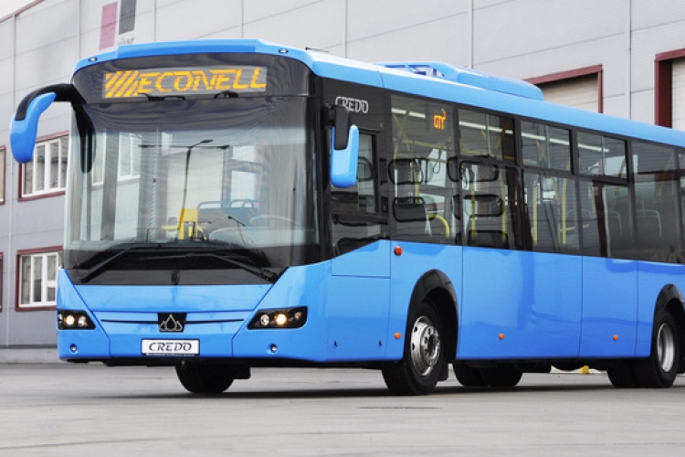 Megérkeztek az első új buszok a Dél-dunántúli Közlekedési Központba