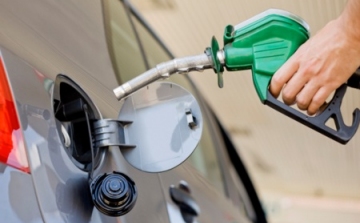 Ma emelkedik a gázolaj ára, a benziné nem változik