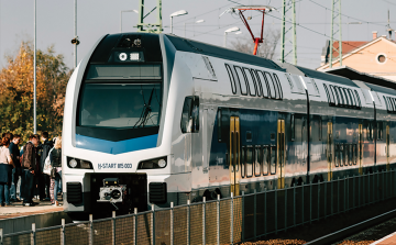 MÁV: teljessé vált a KISS emeletes motorvonatokból álló flotta