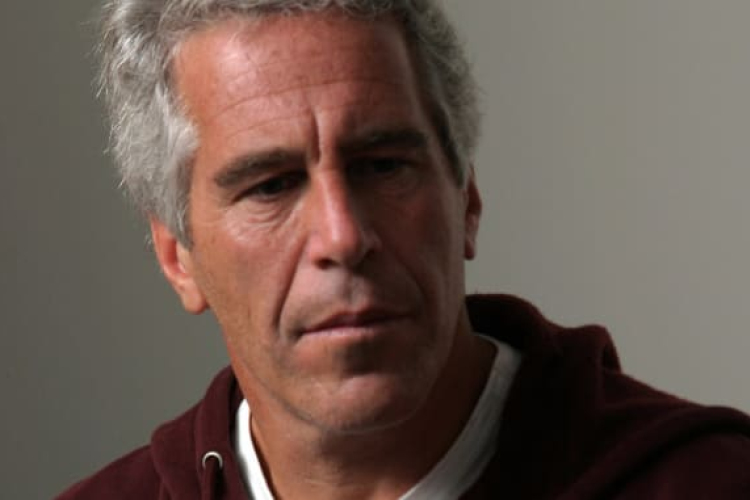 Vádat emeltek a zárkájában halálát lelő pedofil Jeffrey Epstein börtönőrei ellen