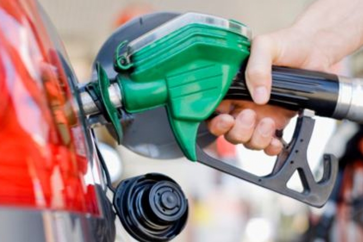 Csökken az üzemanyagok ára augusztus 14-én