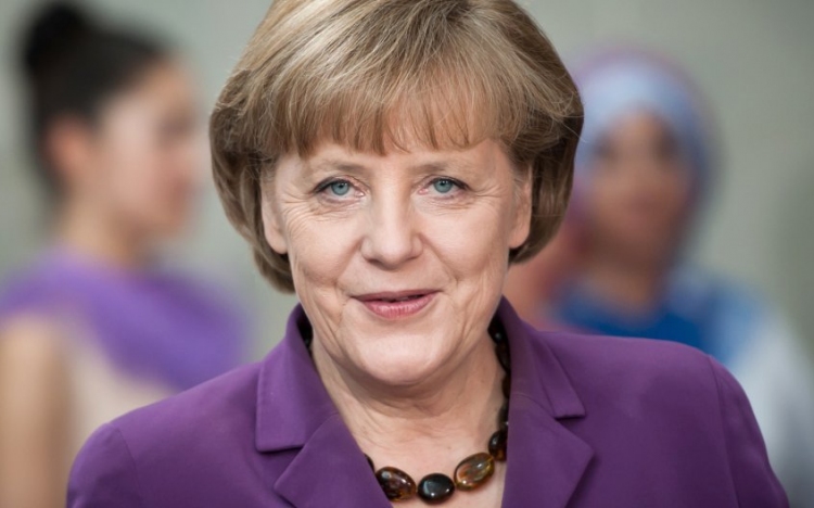Merkeltől kért telefonos segítséget egy televíziós kvízjáték szereplője