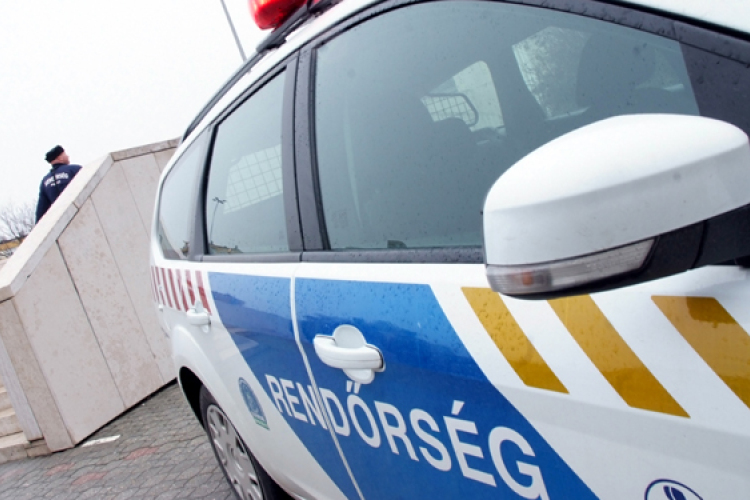 Árokba zuhant az autó