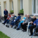 Faültetés az Idősök otthonában