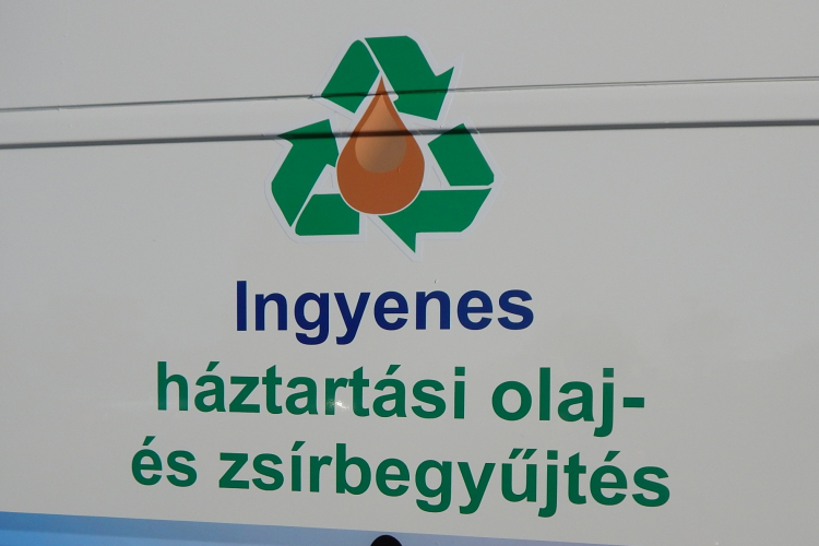 Az AQUA Szolgáltató Kft. házhoz megy a használt olajért - sajtótájékoztató