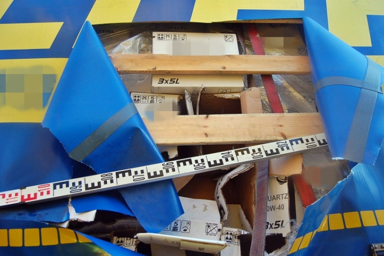 Vasúti szállítmányból lopott