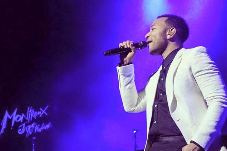 John Legend a közösségi médián keresztül koncertezik