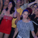 KOZMIX A HÁZBAN A FAHÁZBAN