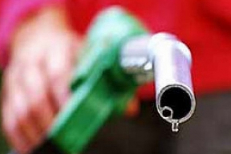 Szerdán emelkedik a benzin és a gázolja ára