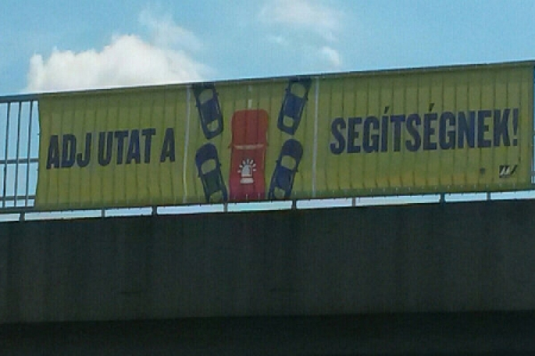 Figyelem: Vészsáv!