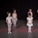 Jótékonysági műsor a Fehér Ló táncos kiscsoportjainak javára.
