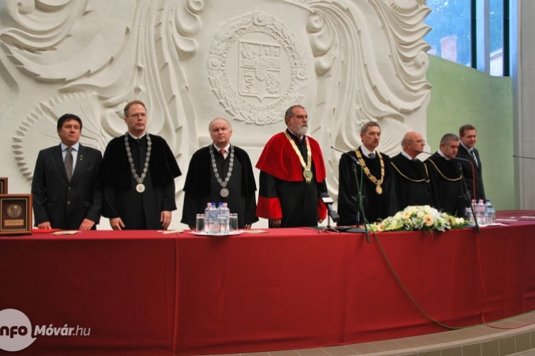 Esküt tettek a gazdászjelöltek