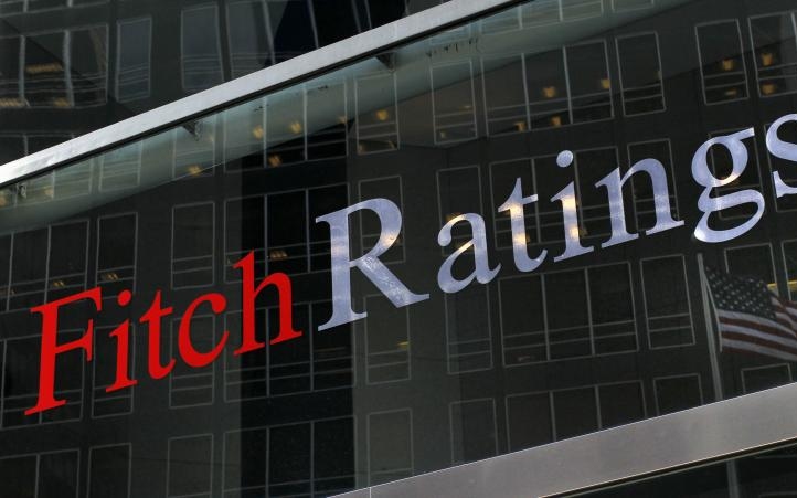 Magyar bankokat minősített le a Fitch