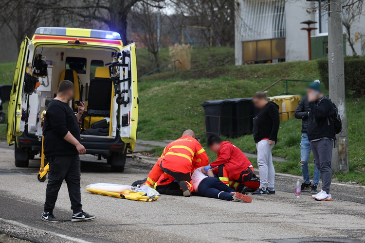 Rekordszámú e-rollerbaleset a nyári hónapokban – minden ötödik gyermek fejsérüléssel került a Bethesda Gyermekkórházba