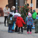 Karácsonyfát díszítettek az óvodások (Fotó: Nagy Mária)