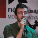 Költészet napja a FIÓK-ban a Kávészünet zenekarral (Fotó: Nagy Mária)