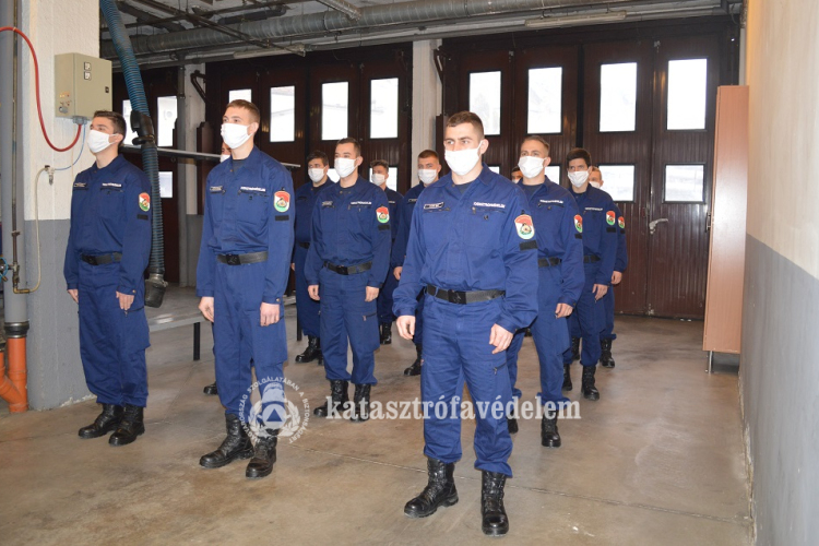 Négy újonc tűzoltó lép szolgálatba Mosonmagyaróváron