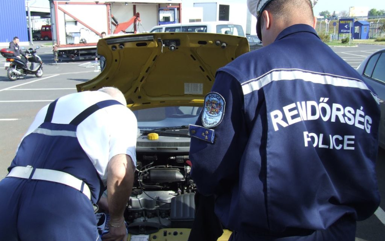 Ingyenes műszaki átvizsgálásra várják a közlekedőket