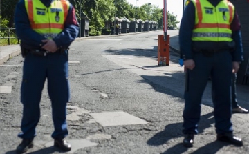 Rendőrök zárták le a Citadellát