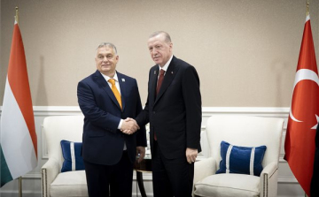 Orbán Viktor Törökország elnökével tárgyalt; a magyar békemisszió támogatását kérte