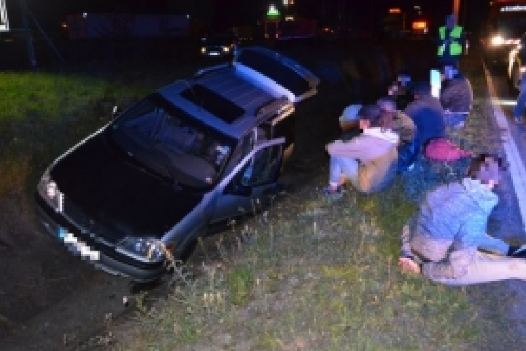 Őrizetben az embercsempész - fotókkal, videóval