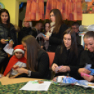 A Veszprém Barabás Duna Takarék KC kézilabda csapat a Gyerekek Átmeneti Otthonában (Fotó: Nagy Mária)