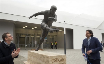 Felavatták Csikar szobrát az Új Hidegkuti Stadionnál