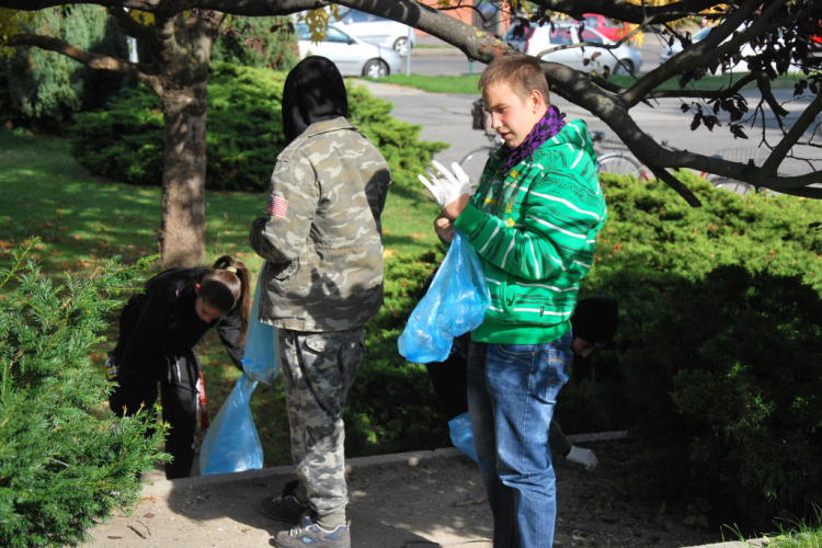 Szedjed és egyed, avagy szemétszedés jutalommal! (Fotó: Nagy Mária)