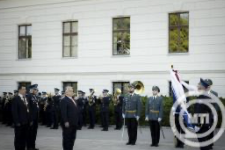 Orbán Viktor: a Tisza Párt hadügyminiszter-jelöltje Ukrajnát dicsőíti, és külföldről kapja az utasításokat