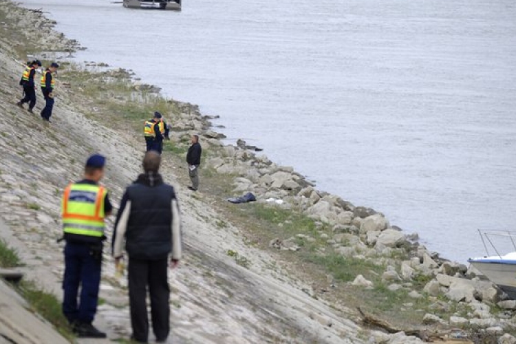 Csecsemőholttestet találtak meg a budapesti Duna-parton