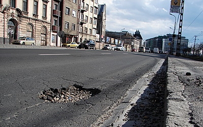 Kátyúkár: tudni kell bizonyítani az út hibáját