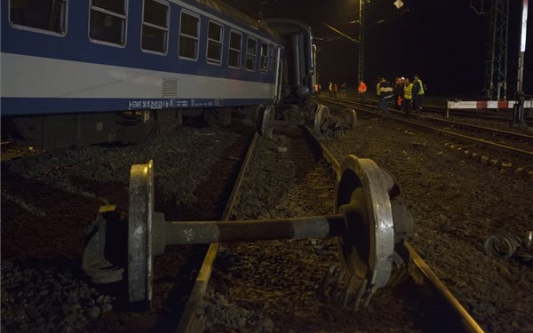 Kisiklott egy személyvonat több kocsija Sárvár és Celldömölk között