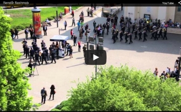 Rendőr flash mob