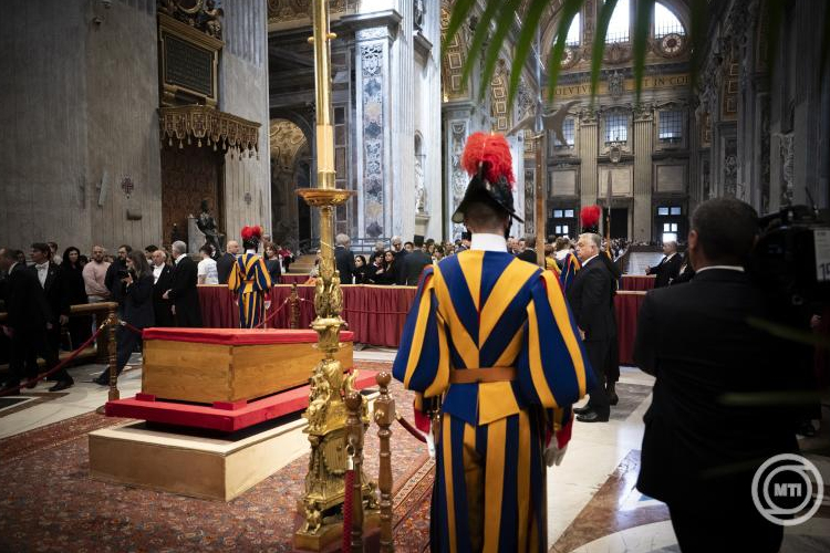 Ferenc pápa búcsúztatása - Ma helyezik végső nyugalomra a katolikus egyházfőt