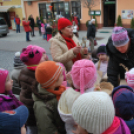Karácsonyfát díszítettek az óvodások (Fotó: Nagy Mária)