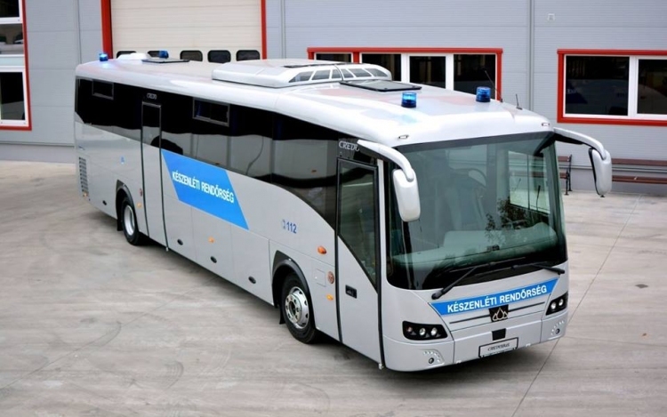 Új Credo buszokat kap a készenléti rendőrség