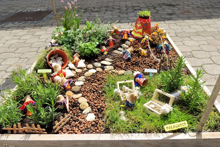 Apró kezek, csoda kertek