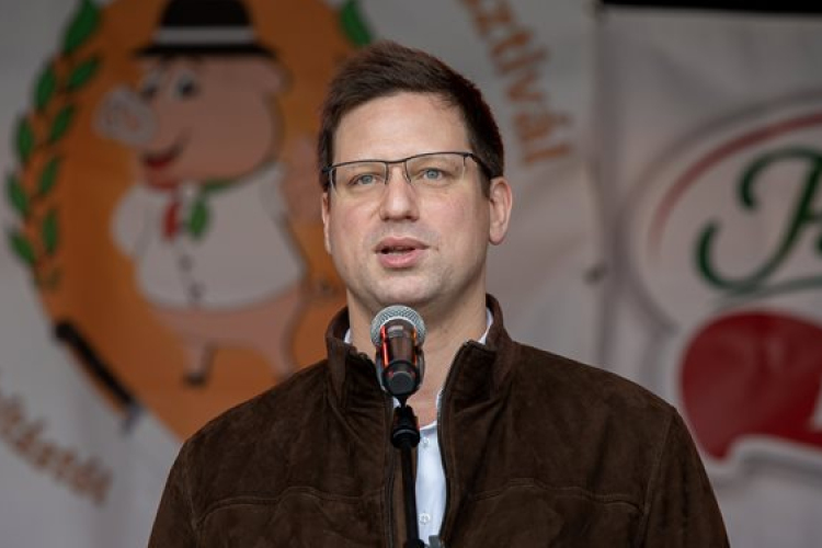 Gulyás Gergely: ha valaki gyermekek sérelmére követ el bűncselekményt, semmilyen kegyelemben nem részesülhet