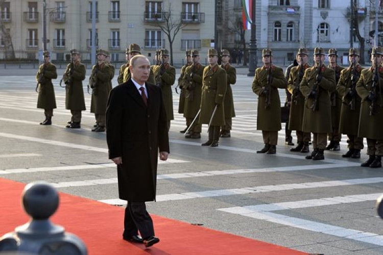 Putyin Budapesten - A Hősök terén koszorúzással kezdődött az orosz elnök programja