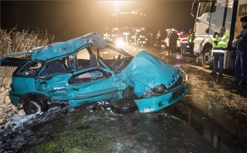 Ketten meghaltak egy balesetben a 49-es főúton Győrteleknél