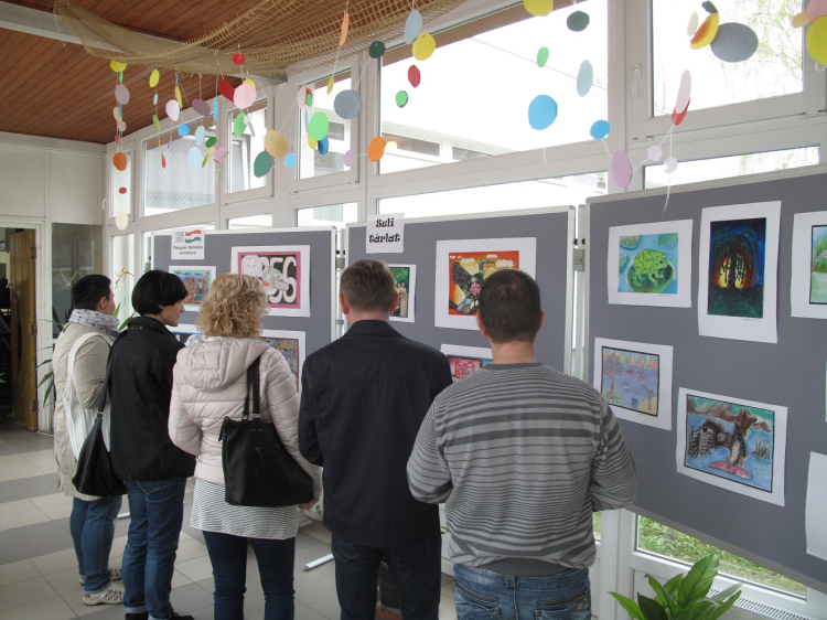 SULI-TÁRLAT diákrajzokból