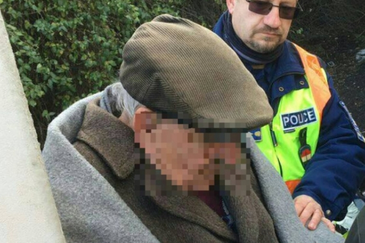 Sértetlenül került elő az idős férfi 