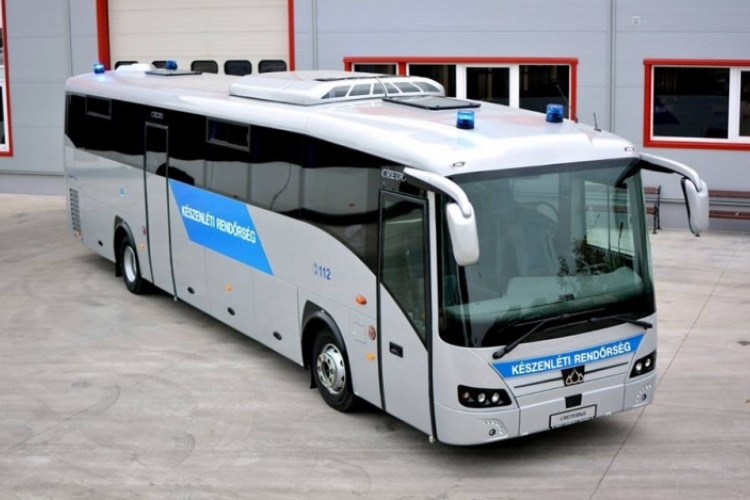 Új Credo buszokat kap a készenléti rendőrség